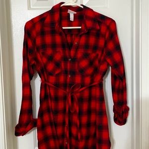 Maternity red/black plaid top